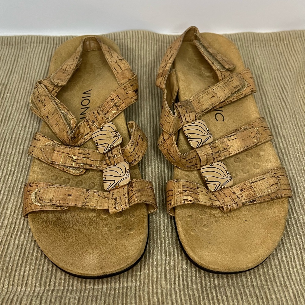 Vionic Tan Amber Cork Sandals with Buckle Detail